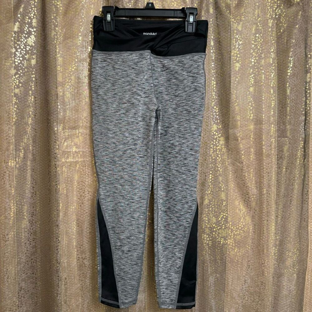 Manduka Heather Gray Black Cut Out Waist Capri Leggings Small NWOT